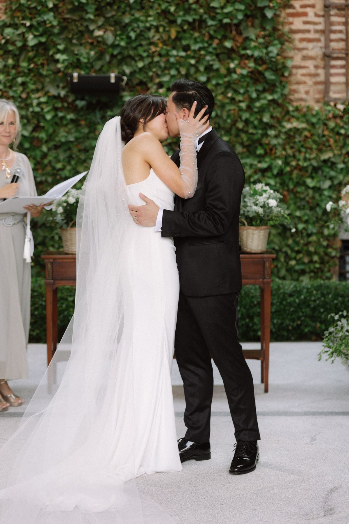 Wedding Celebrant Spain, Bilingual Ceremonies | Vida Ceremonias